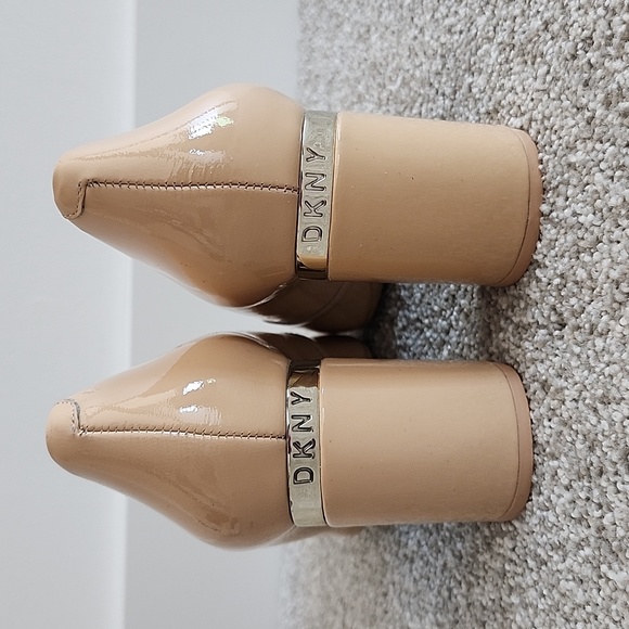 DKNY Patent Leather Nude Block Heels - Picture 2 of 8